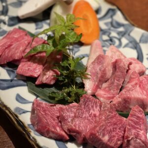 【未経験・経験者歓迎】あなたの経験を活かしませんか？韓国料理・焼肉屋の飲食店ホールスタッフ