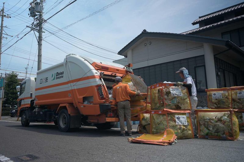 【年齢・性別・資格・経験など一切不問】江南市委託のゴミ収集の仕事（ドライバーの補助）をお任せいたします