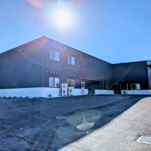 【学歴不問・経験不問・髪型髪色自由】事業拡大真っ只中での機械オペレーターの募集です！